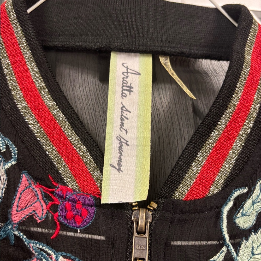 Aratta Silent Journey Zip Up - Picture 3 of 5